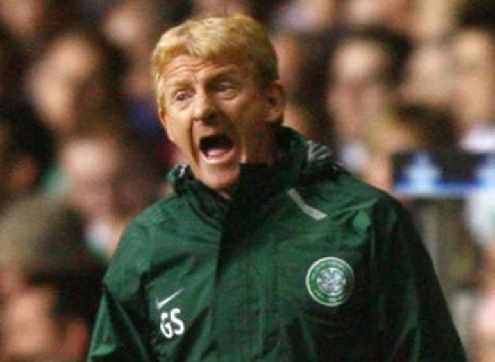 Gordon Strachan og lærisveinar komust áfram þrátt fyrir tap á Ítalíu.