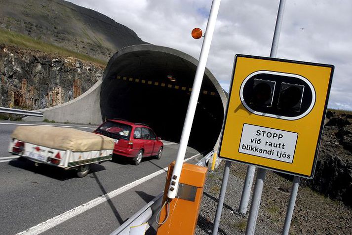 Hvalfjarðargöng Í gagnrýni á forsendur Vaðlaheiðarganga hefur verið bent á að aðstæður séu aðrar en í tilfelli Hvalfjarðarganga. Þá sé mikil óvissa um þróun vaxta og þar með endurfjármögnun lána að framkvæmdatíma loknum. Fréttablaðið/Pjetur 