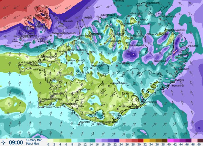 Á vindakorti Veðurstofunnar sést að veðrið verður verst núna í morgunsárið á Vestfjörðum þar sem er appelsínugul veðurviðvörun í gildi.