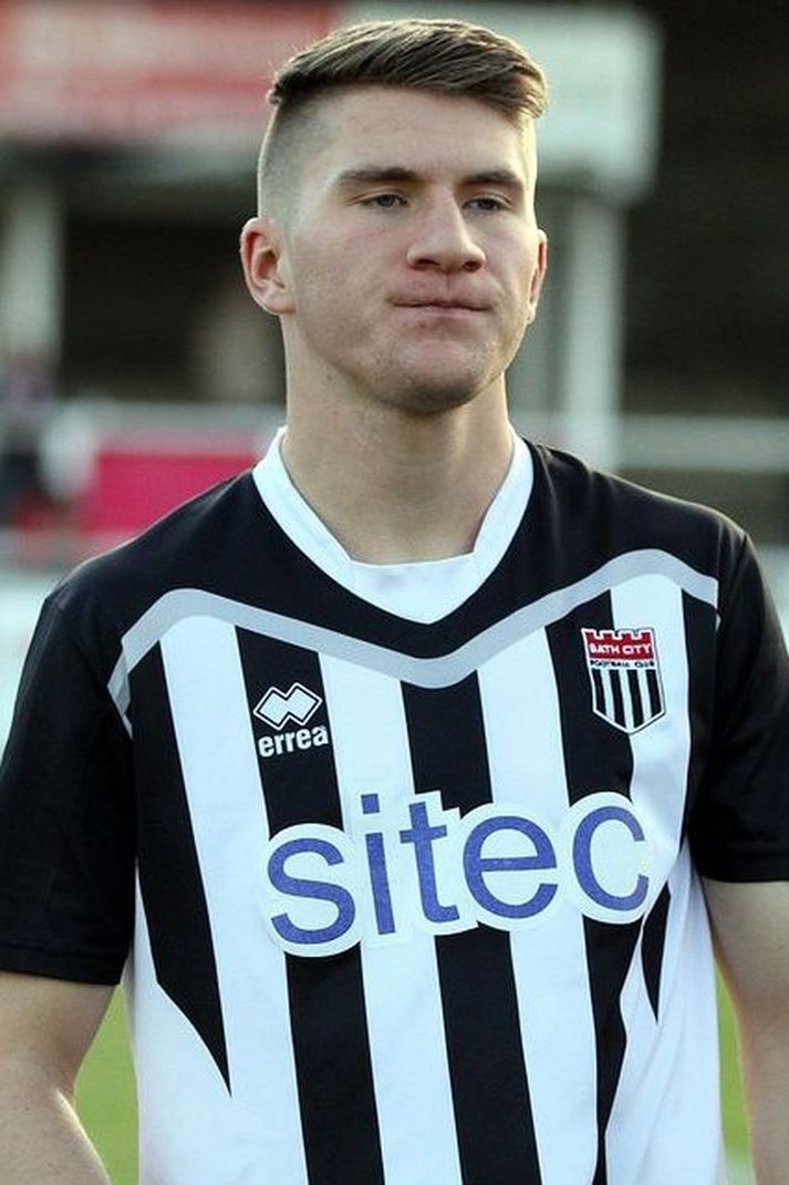 Axel Andrésson í búningi Bath City.