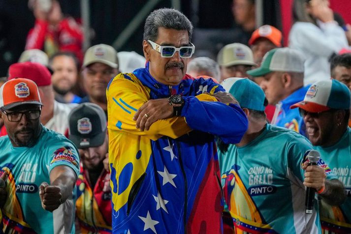 Maduro, sem er lærisveinn Hugo Chávez, virðist hafa tryggt sér sex ár til viðbótar á forsetastóli.