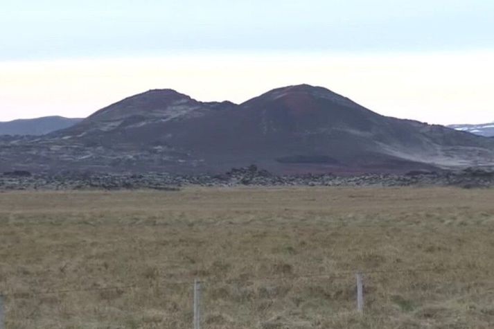 Síðasta eldgos í Ljósufjallakerfinu er talið hafa verið í Rauðhálsum í Hnappadal í kringum árið 950. „Þar var bærinn, sem nú er borgin," segir í Landnámu um bæ sem á að hafa staðið þar sem gígarnir eru núna.