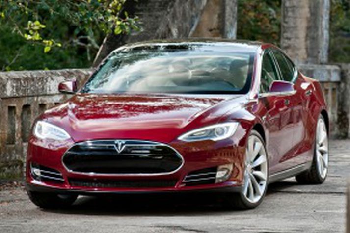 Tesla Model S var kjörinn bíll ársins m.a. af tímaritinu Automobile