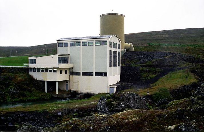 Laxárvirkjun Jón Sigurðsson iðnaðar- og viðskiptaráðherra segir aðstæður til orkuframleiðslu hér á landi sérstakar vegna smæðar samfélagsins og fjarlægðar frá öðrum löndum. Erfitt sé um virka samkeppni.