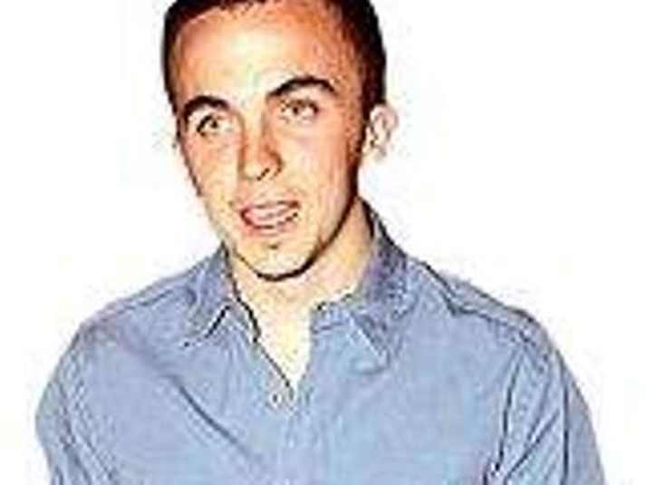 ríkur frank Frankie Muniz þarf hvorki að hafa áhyggjur af peningum né skotum á Twitter.