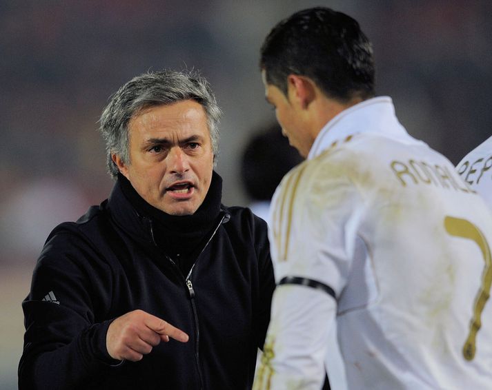 Jose Mourinho ræðir við Cristiano Ronaldo.