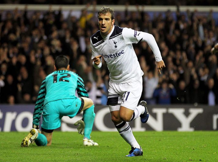 Van der Vaart fagnar í kvöld. Nordic photos/Getty Images