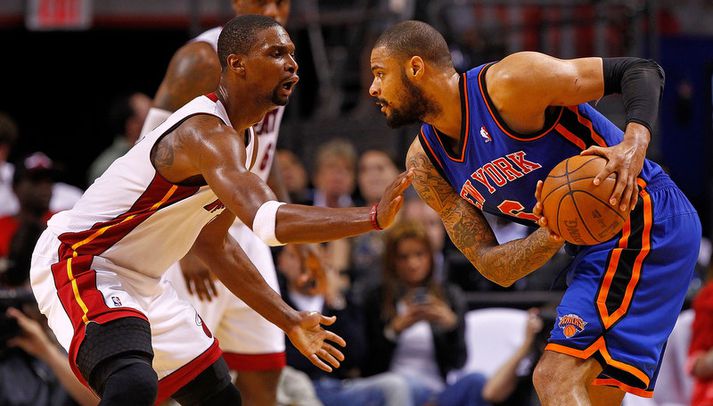 Tyson Chandler og Chris Bosh.