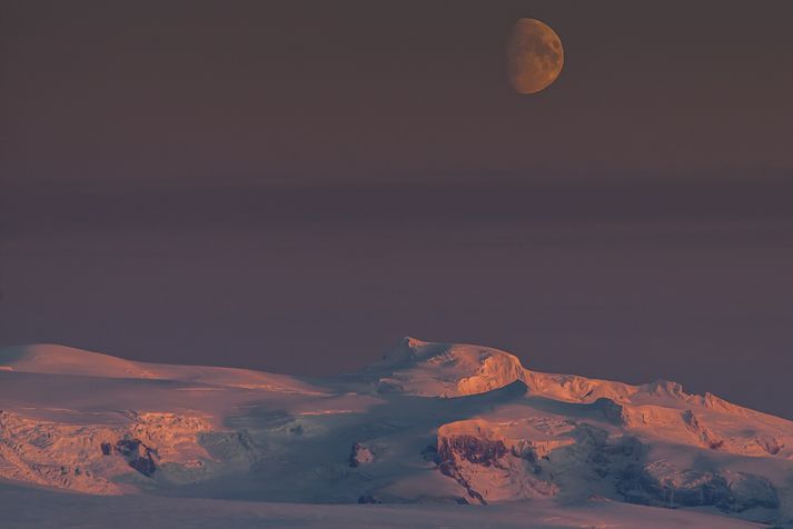 Verst verður veðrið undir Öræfajökli á morgun.