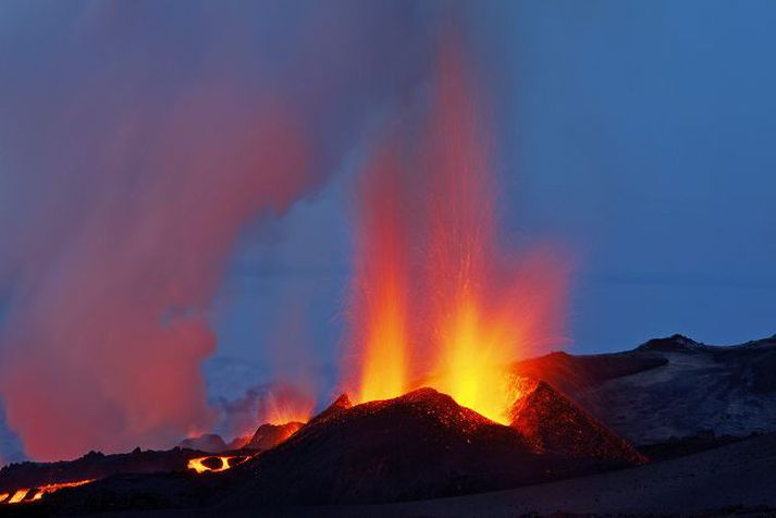 gosið Eyjafjallajökull er talinn upp með Mel Gibson, Julian Assange og vuvuzela-lúðrinum í upptalningu Telegraph í Bretlandi á helstu skúrkum líðandi árs.Fréttablaðið/Vilhelm