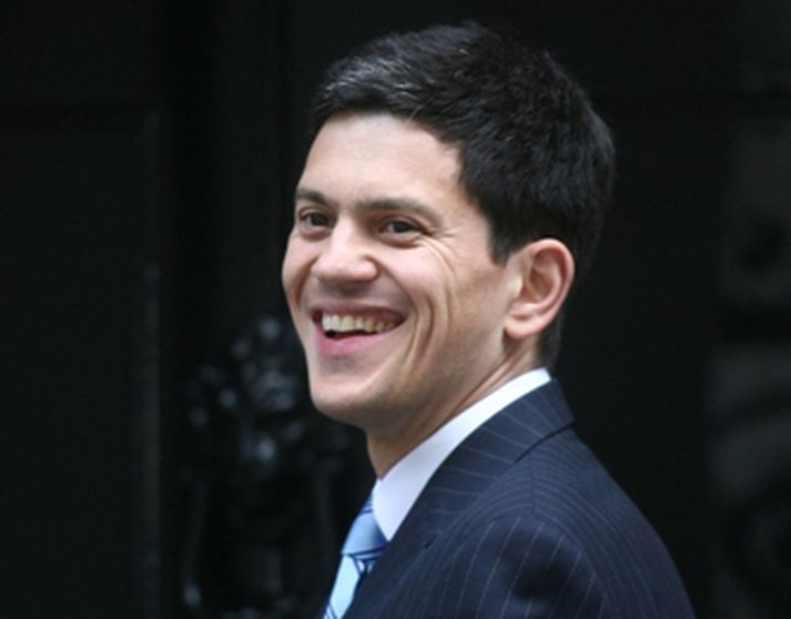 David Miliband verður yngsti utanríkisráðherra í marga áratugi.