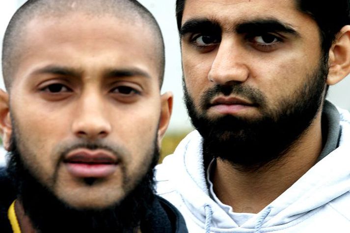 Rhuhel Ahmed og Asif Iqbal Ahmed (t.v.) og Iqbal eru hér á landi vegna heimildarmyndar um Guantanamo-fangabúðirnar á Kúbu.