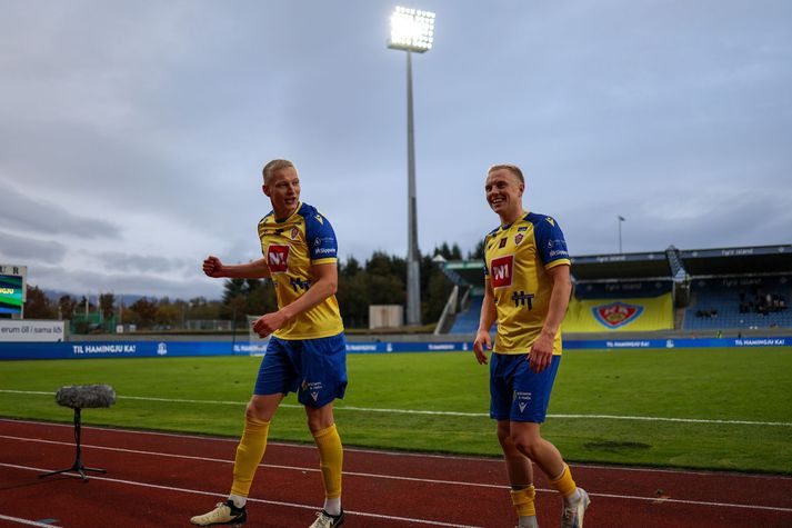 KA varð á dögunum bikarmeistari. Það mátti sjá örlitla bikarþynnku í mannskapnum í dag en KA var manni fleiri allan síðari hálfleikinn en tókst samt ekki að landa sigri.