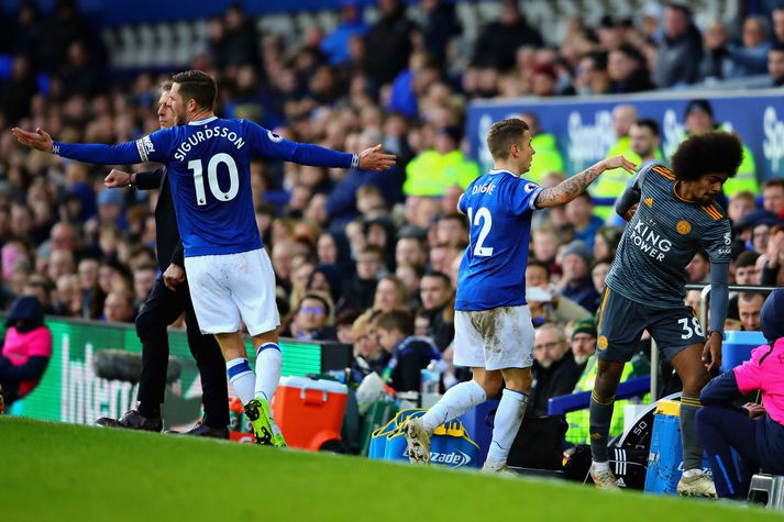 Gylfi Þór Sigurðsson sýnir hér pirring sinn í leiknum í gær.