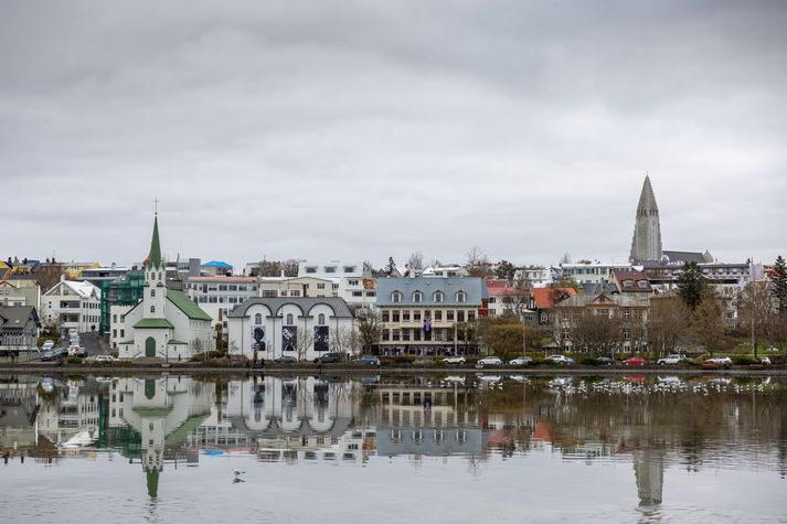 Reykjavíkurtjörn að hausti.