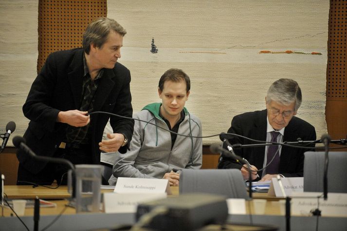 Carl Lundström, til vinstri, og Peter Sunde, einn höfuðpaura Piratebay, ásamt verjanda þeirra í réttarhöldum árið 2012.