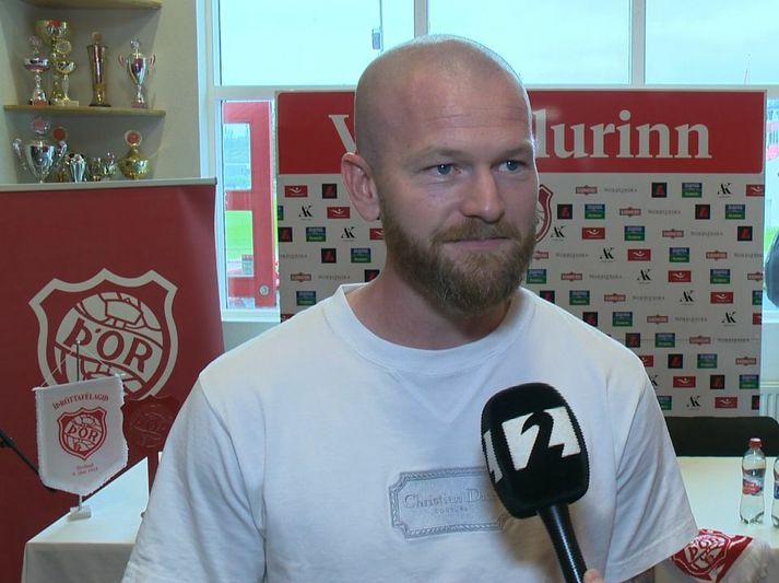 Aron Einar Gunnarsson segir að Þór ætli að hjálpa honum að komast aftur inn á fótboltavöllinn en hann hefur glímt við erfið meiðsli undanfarin misseri.