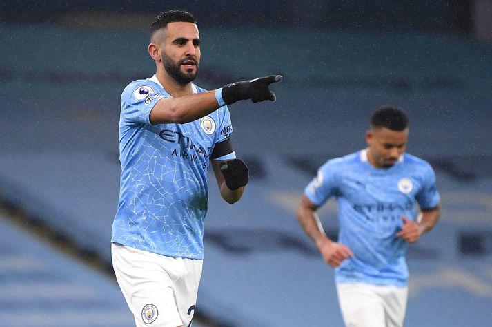 Riyad Mahrez varð í gær fyrsti leikmaður ensku úrvalsdeildarinnar frá upphafi til að skora í sínum hundraðasta leik fyrir tvö mismunandi félög.