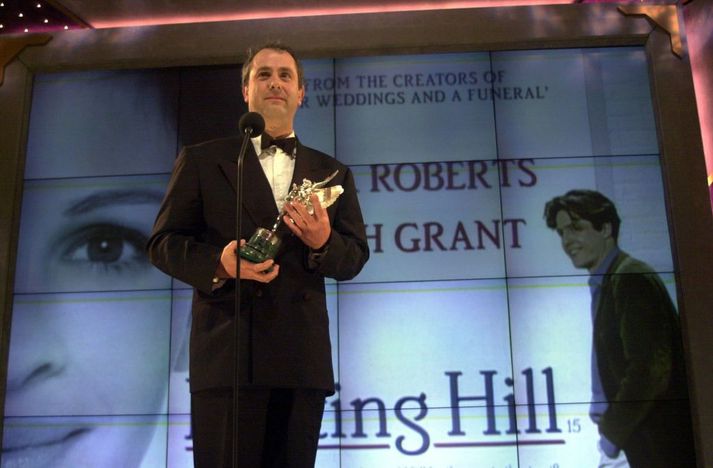 Roger Michell leikstýrði rómantísku gamanmyndinni Notting Hill mmeð þeim Hugh Grant og Juliu Roberts í aðalhlutverkum. Myndin kom út árið 1999.