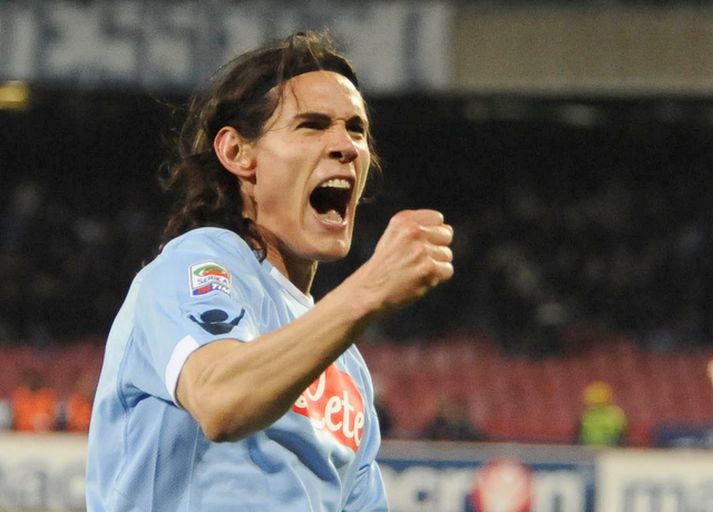 Edinson Cavani fagnar.