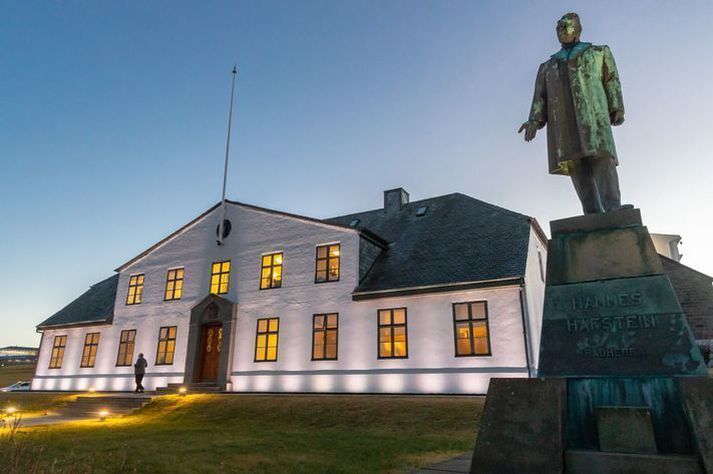 Eign erlendra fjárfesta á ríkisverðbréfum nemur núna um hundrað milljörðum og hefur ekki verið meiri frá því snemma árs 2019.