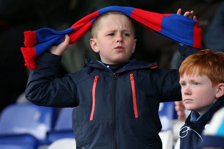 Ungur stuðningsmaður Inverness Caledonian Thistle.