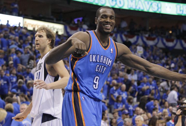 Spænski landsliðsmaðurinn Serge Ibaka hefur samið við Real Madrid en hann hefur látið að sér kveða með NBA-liðinu Oklahoma Thunder undanfarin ár