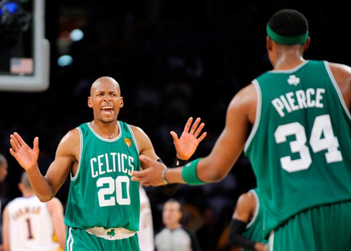 Ray Allen og Paul Pierce í leiknum í nótt.