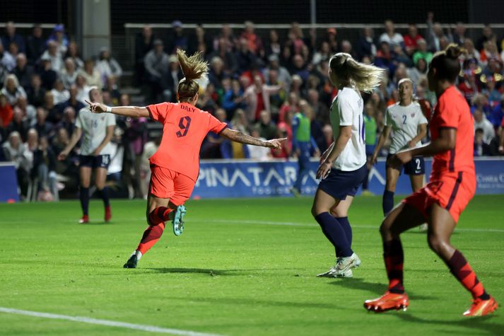 Rachel Daly skoraði mark Englendinga í kvöld.