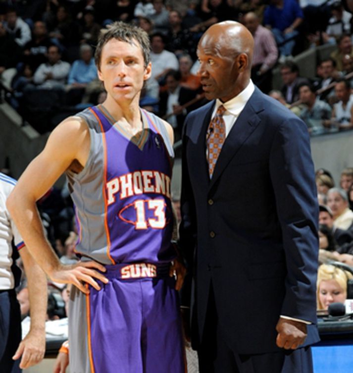 Steve Nash og Terry Porter þjálfari náðu sigri í San Antonio