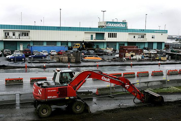 Lóð Tónlistar- og ráðstefnuhúss Ríkisstjórnin vill fresta framkvæmdunum um eitt ár til að sporna gegn þenslu og hvetja um leið aðra til að hægja á dýrum framkvæmdum. Kostnaður við Tónlistar- og ráðstefnuhúsið er áætlaður 12.5 milljarðar króna.
