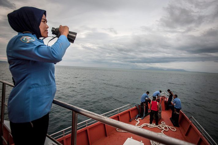 Leitarsveitir frá Indónesíu kemba hafið árið 2014 eftir hvarf MH370. 
Nordicphotos/AFP