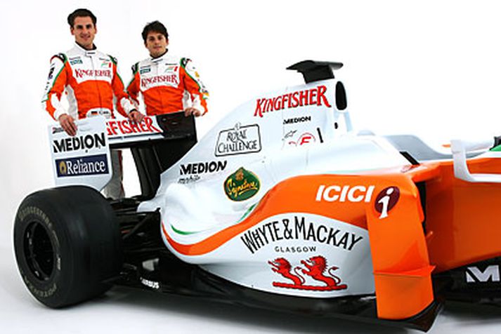Giancarlo Fisichella og Adrian Sutil við nýja Force India bílinn.