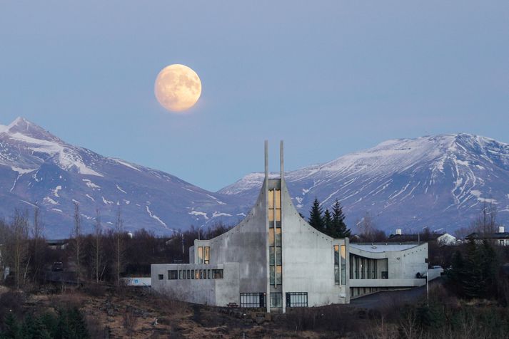 Stysti dagur ársins er í dag svo við sjáum meira af mánanum en sólinni.