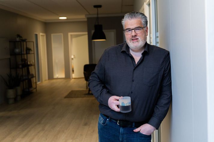 Kári Þór Rúnarsson, stofnandi og framkvæmdastjóri tæknifyrirtækisins Cliezen er má segja hokinn af reynslu úr sprota- og frumkvöðlaheiminum. Enda hefur hann fylgt eftir sprotafyrirtækjum sem ýmist hafa gengið upp og verið seld, eða ekki. En Kári krassaði líka þegar mest var og segir mikilvægt að frumkvöðlar hlúi vel að sjálfum sér.