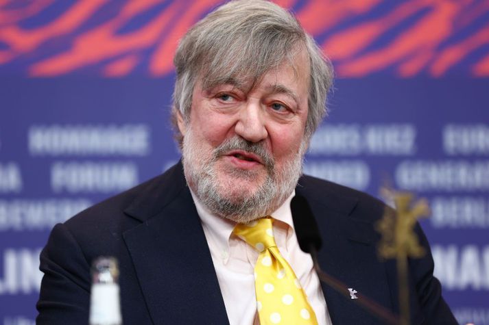 Stephen Fry er meðal þeirra sem undirrita bréfið.