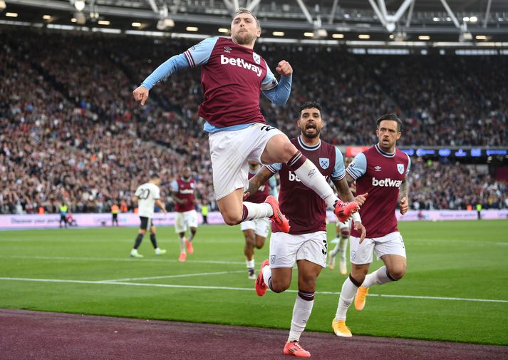 Jarrod Bowen, fyrirliði West Ham United, fagnar sigurmarki sínu gegn Manchester United.