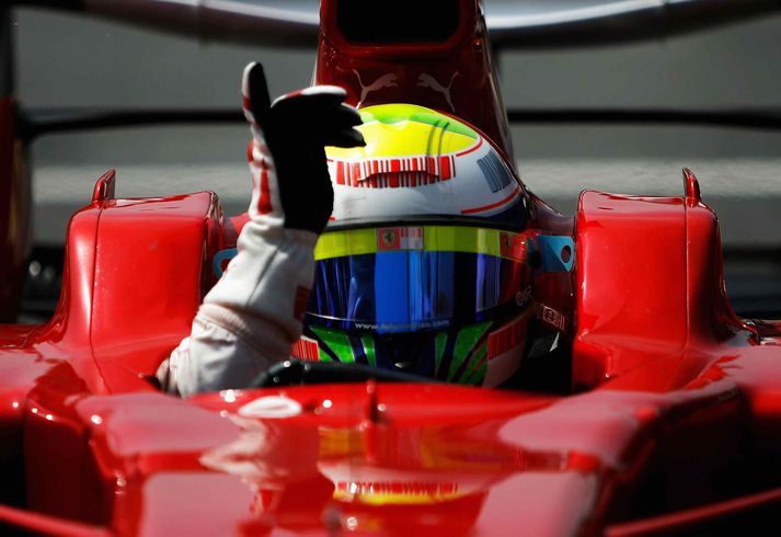 Felipe Massa verður fyrstur ökumanna til að keyra 2009 bíl á mánudaginn.