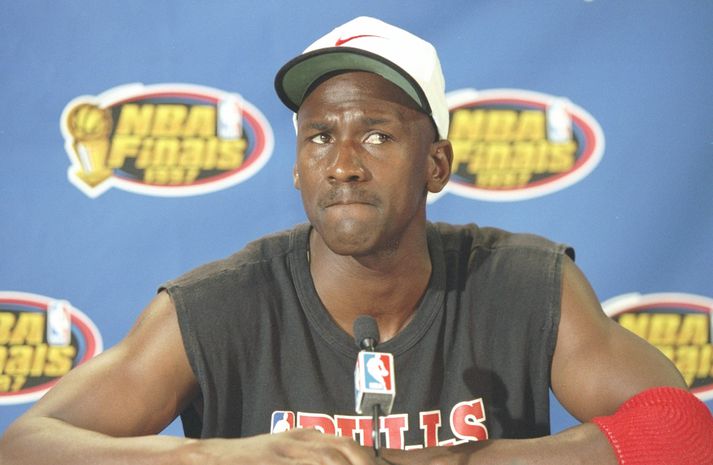Michael Jordan og félagar í Chicago Bulls urðu sex sinnum NBA-meistarar á 10. áratug síðustu aldar.