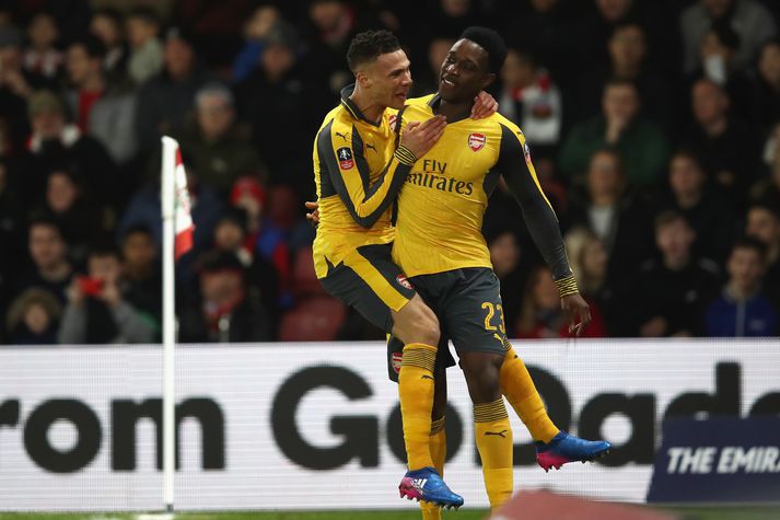 Danny Welbeck sneri aftur með látum i byrjunarlið Arsenal.