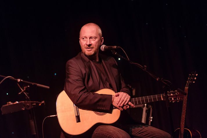 Colin Vearncombe á sviði árið 2011.