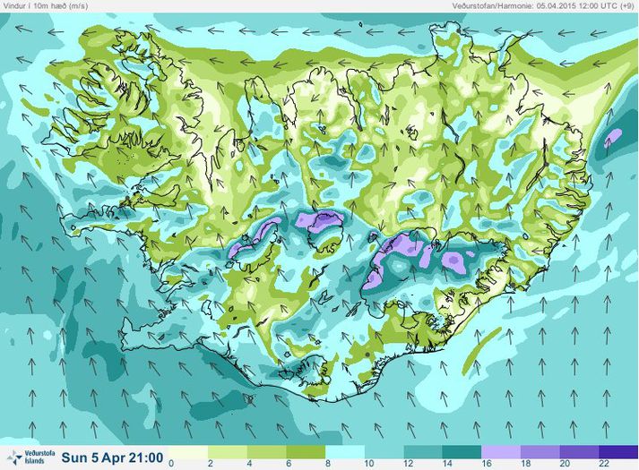 Vaxandi suðvestanátt er spáð á morgun.