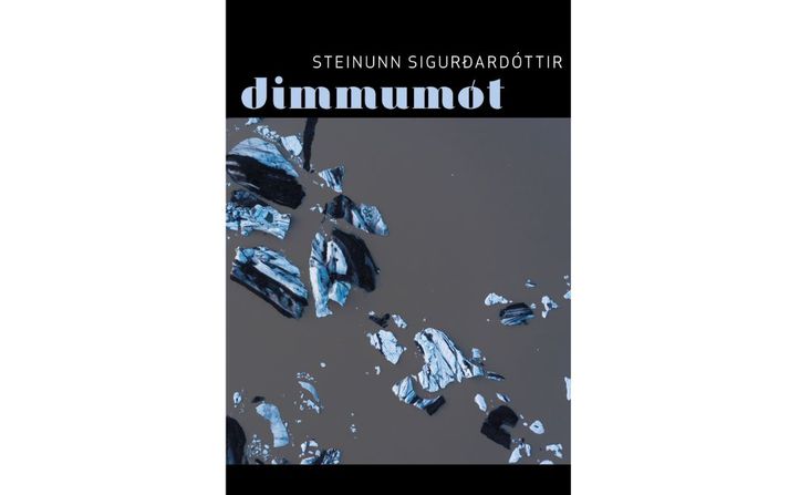 Steinunn Sigurðardóttir (f. 1950) á fimmtíu ára skáldaafmæli um þessar mundir og Dimmumót er hennar tíunda ljóðabók.