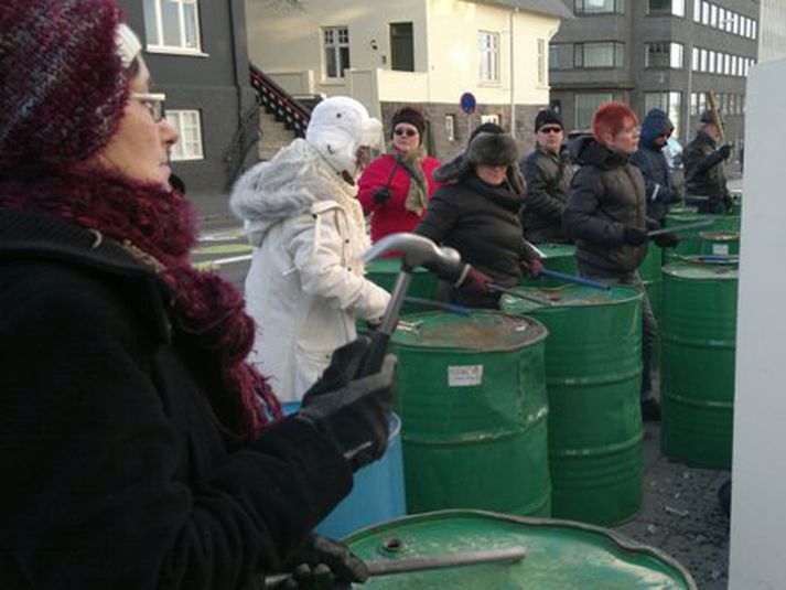 Mótmæli fyrir utan Þjóðmenningarhúsinu.