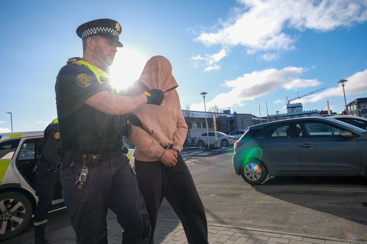 Fjórir hafa nú verið úrskurðaðir í gæsluvarðhald vegna rannsóknar á manndrápi, frelsissviptingu og fjárkúgun. 