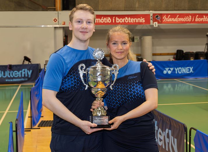 Magnús Gauti Úlfarsson og Sól Kristínardóttir Mixa, Íslandsmeistarar í tvenndarleik í borðtennis.