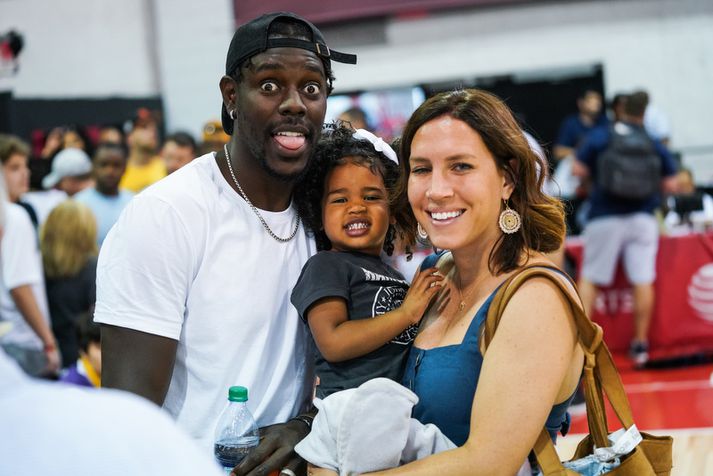 Jrue Holiday og Lauren Holiday með dóttur sína Jrue Tyler Holiday sem er kölluð JT.