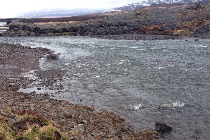 Eins og sjá má er brúin farin og Brúarhylur orðinn einn af flottustu stöðuunum í ánni