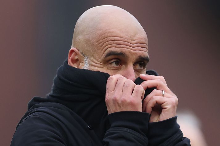 Pep Guardiola, knattspyrnustjóri Manchester City, segir engan kala vera á milli City og Real Madrid þrátt fyrir uppákomuna í kringum veitingu Gullknattarins á síðasta ári.