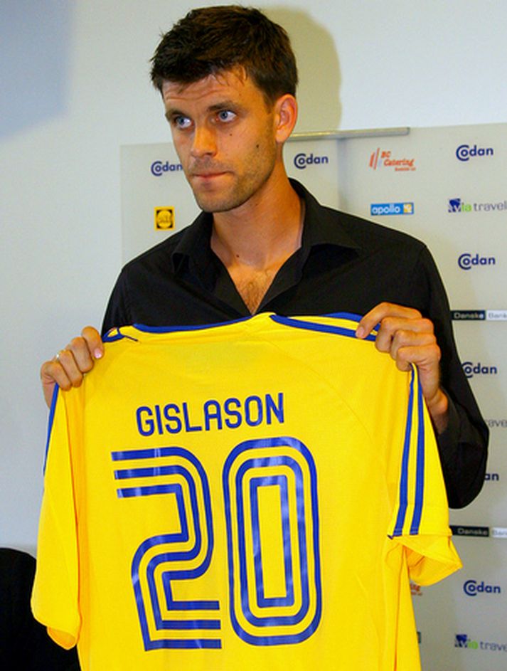 Stefán Gíslason með Bröndby-búninginn.